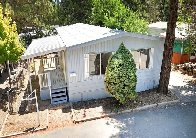 Photo 3 of Manufactured home for sale at 22899 Byron Rd #24, Crestline, CA 92325 | MLS# IG26150278 | Listing updated on 2026-09-22