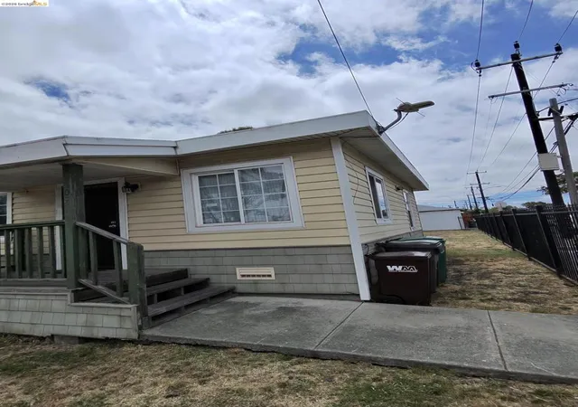 3rd image of 1102 E 69Th Ave, Oakland, CA 94612 | MLS# 41141144