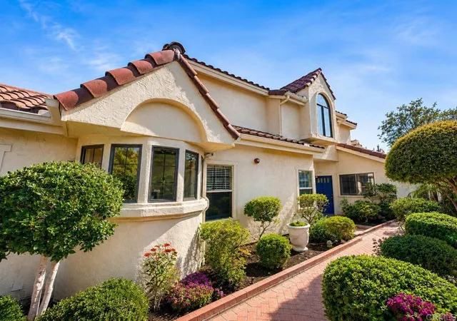 Photo 2 of Single family home for sale at 29118 Laurel Valley Dr, Vista, CA 92084 | MLS# NDP2606587 | Listing updated on 2026-10-07
