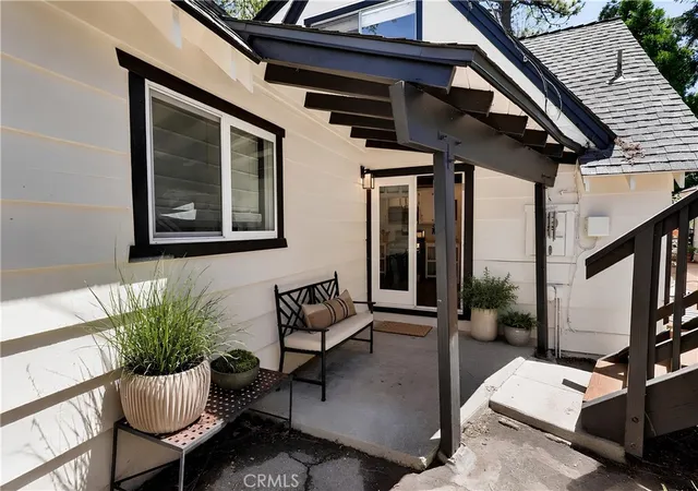 Photo 2 of Single family home for sale at 335 Oak, Lake Arrowhead, CA 92352 | MLS# IG26150454 | Listing updated on 2026-10-07