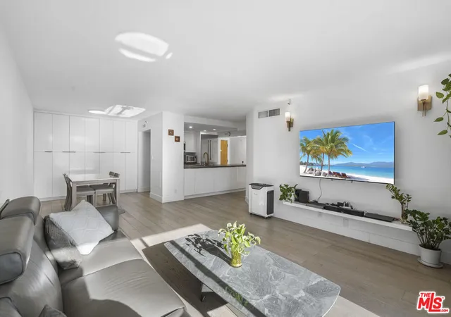 Photo 2 of Condo for sale at 600 W 9th Street #1214, Los Angeles, CA 90015 | MLS# 26858047 | Listing updated on 2026-10-06