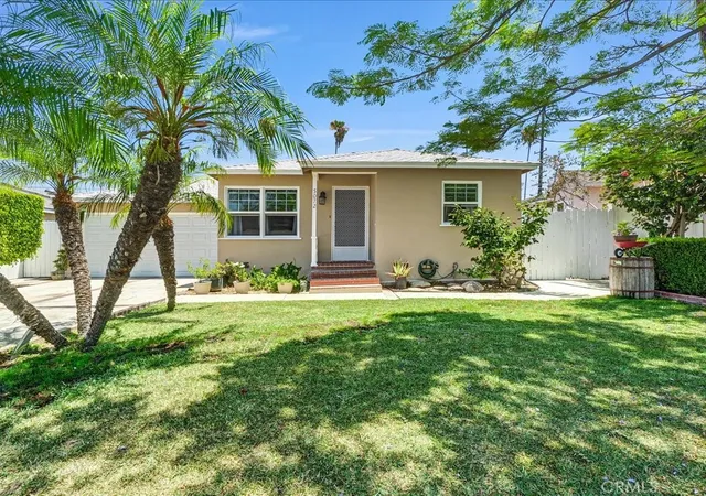 Photo 3 of Single family home for sale at 5072 Gardenia, Long Beach, CA 90807 | MLS# PW26149535 | Listing updated on 2026-09-19