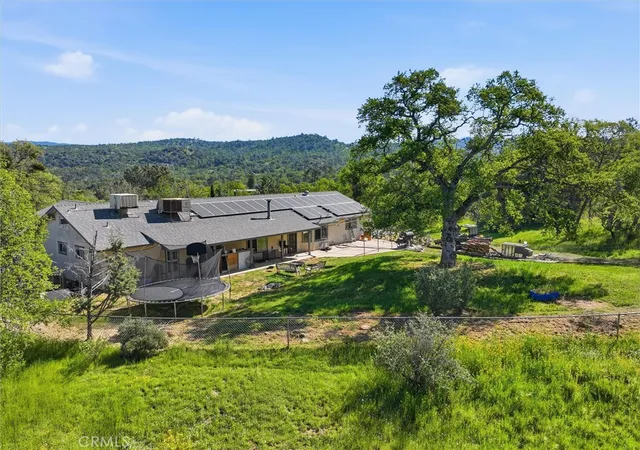 2nd image of 31749 Road 400, Coarsegold, CA 93614 | MLS# FR26150530