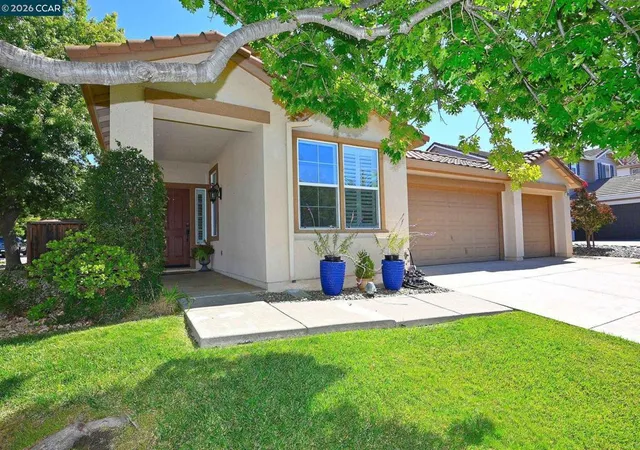 Homes for sale in Fairfield, CA | 1725 Hazeltine Way, Fairfield, CA 94533 | MLS# 41141177