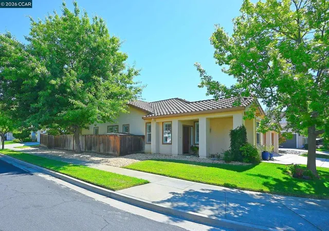 Homes for sale in Fairfield, CA | 1725 Hazeltine Way, Fairfield, CA 94533 | MLS# 41141177
