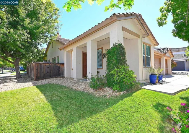 Homes for sale in Fairfield, CA | 1725 Hazeltine Way, Fairfield, CA 94533 | MLS# 41141177
