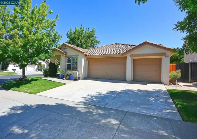 Homes for sale in Fairfield, CA | 1725 Hazeltine Way, Fairfield, CA 94533 | MLS# 41141177