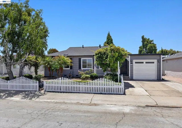 Homes for sale in San Leandro, CA | 1154 Avon Ave, San Leandro, CA 94579 | MLS# 41141194