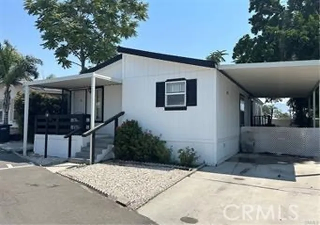Photo 2 of Manufactured home for sale at 220 Elk St #149, Hemet, CA 92543 | MLS# SW26149593 | Listing updated on 2026-07-10