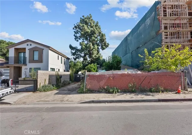 Photo 2 of Land for sale at 11144 Lorne St, Sun Valley, CA 91352 | MLS# SR26150596 | Listing updated on 2026-07-10