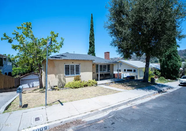 Photo 2 of Sale Pending at 5007 Los Robles St, Los Angeles, CA 90041 | MLS# P1-27950 | Listing updated on 2026-09-11