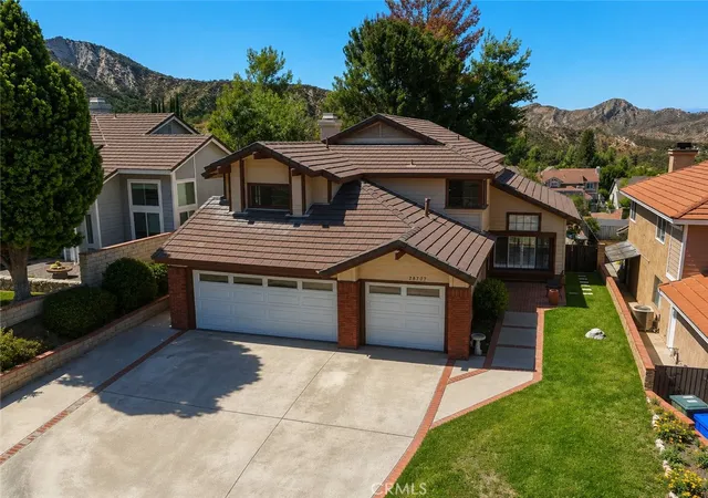 Photo 2 of Sale Pending at 28707 Greenwood, Castaic, CA 91384 | MLS# SR26149781 | Listing updated on 2026-09-24