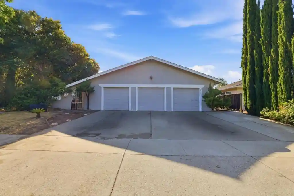 Photo 1 of Multi family home for sale at 5915 Hillview Ave, San Jose, CA 95123 | MLS# ML82053840 | Listing updated on 2026-10-17