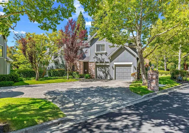 Townhouse for sale at 328 S Eagle Nest Ln, Danville, CA 94506 | MLS# 41141223