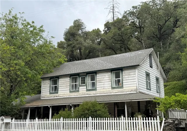 Homes for sale in Laytonville, CA | 56800 Us 101, Laytonville, CA 95454 | MLS# LC26149624