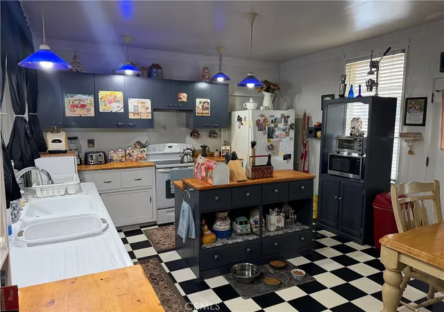 Homes for sale in Laytonville, CA | 56800 Us-101, Laytonville, CA 95454 | MLS# LC26149624