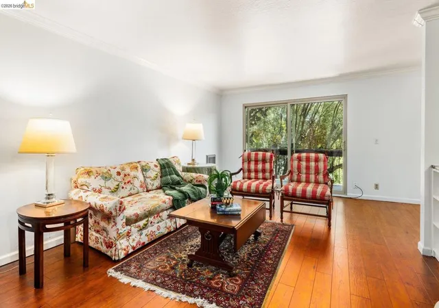 Listing Photo 4 - Condo for sale in building located at 551 Jean St, Oakland, CA 94610 - Unit #309