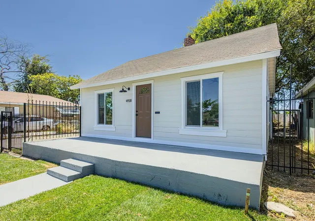 4th image of 4958 E San Rafael St, Compton, CA 90221 | MLS# CV26150746