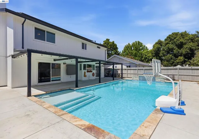 Photo 2 of Single family home for sale at 470 Edwards St, Winters, CA 95694 | MLS# 41141244 | Listing updated on 2026-09-17
