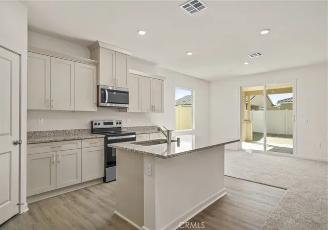 Photo 3 of Single family home for sale at 752 Lori Tree, San Jacinto, CA 92582 | MLS# SW26150900 | Listing updated on 2026-07-11