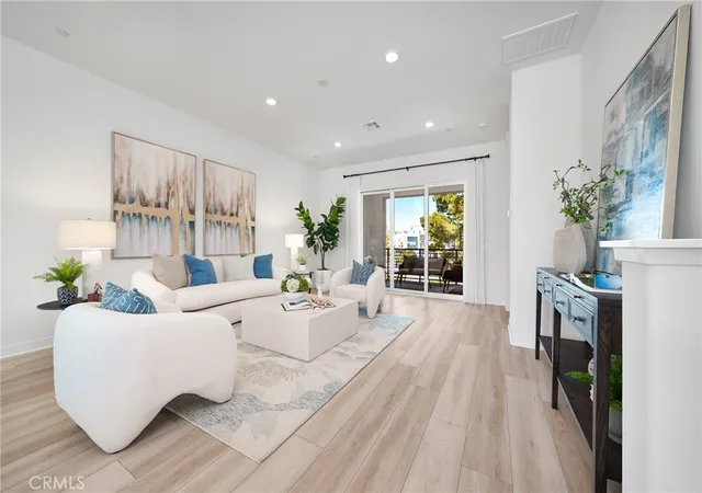 Listing Photo 4 - Condo for sale in building located at 127 Biome, Irvine, CA 92618