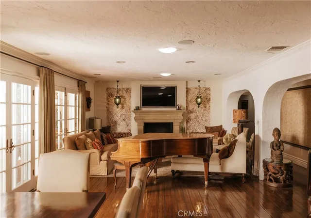 Homes for sale in Beverly Hills, CA | 1138 Coldwater Canyon Dr, Beverly Hills, CA 90210 | MLS# SR26150078