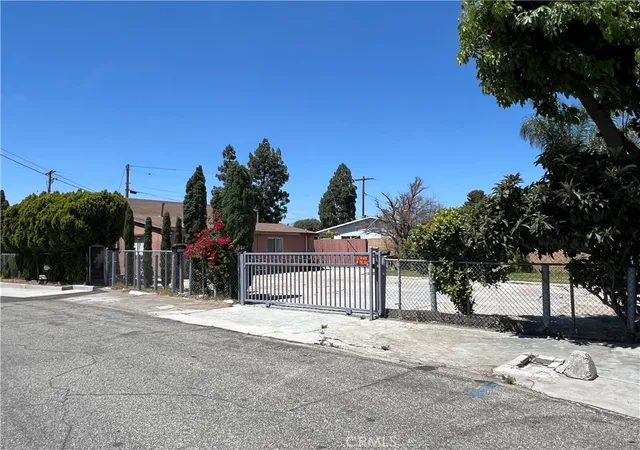 Homes for sale in Bloomington, CA | 10001 Vine St, Bloomington, CA 92316 | MLS# IV26144959