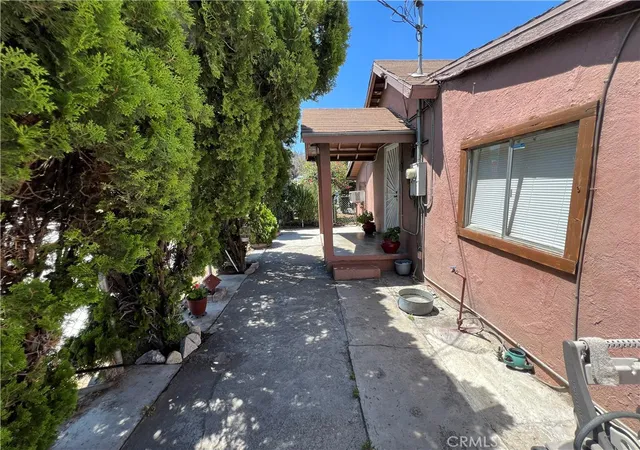 Homes for sale in Bloomington, CA | 10001 Vine St, Bloomington, CA 92316 | MLS# IV26144959