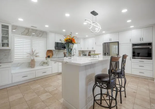 2nd image of 10629 Meadow Glen Way E, Escondido, CA 92026 | MLS# NDP2606619