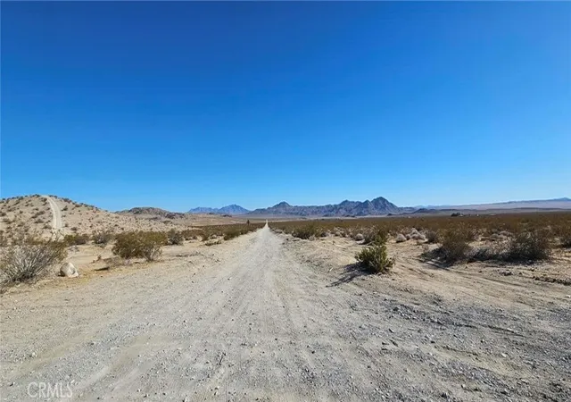 Homes for sale in Lucerne Valley, CA | 800 Green Rock Mine Rd Near, Lucerne Valley, CA 92356 | MLS# HD26150995