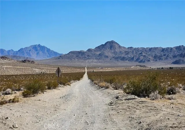 Homes for sale in Lucerne Valley, CA | 800 Green Rock Mine Rd Near, Lucerne Valley, CA 92356 | MLS# HD26150995