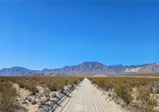 Homes for sale in Lucerne Valley, CA | 800 Green Rock Mine Rd Near, Lucerne Valley, CA 92356 | MLS# HD26150995