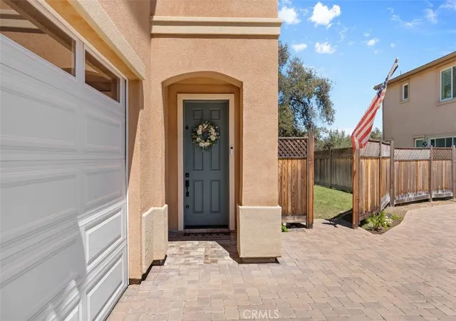 Photo 3 of Sale Pending at 2010 Brentwood Pl, Claremont, CA 91711 | MLS# IV26146234 | Listing updated on 2026-10-07