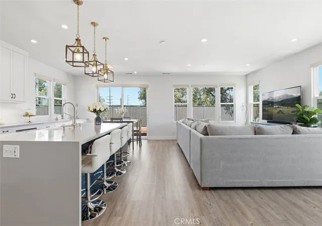 Photo 4 of Sale Pending at 2010 Brentwood Pl, Claremont, CA 91711 | MLS# IV26146234 | Listing updated on 2026-10-07