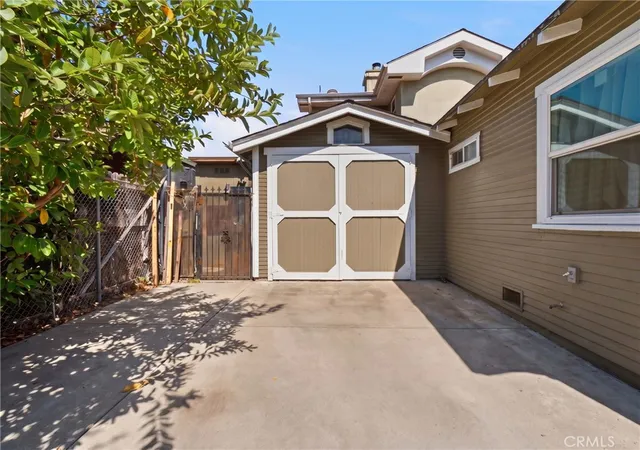 Photo 3 of Multi family home for sale at 1164 Mentone, Pasadena, CA 91103 | MLS# DW26151056 | Listing updated on 2026-09-26