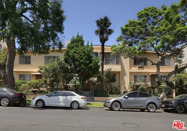 Photo 2 of Sale Pending at 5025 Maplewood Ave #14, Los Angeles, CA 90004 | MLS# 26855861 | Listing updated on 2026-09-16