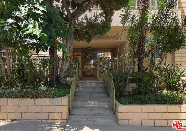 Photo 3 of Sale Pending at 5025 Maplewood Ave #14, Los Angeles, CA 90004 | MLS# 26855861 | Listing updated on 2026-09-16