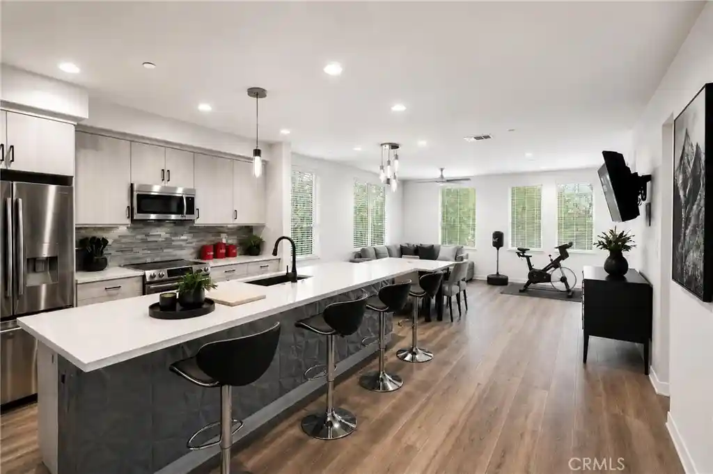 Listing Photo 2 - Condo for sale in 105 Galaxie located at 105 Galaxie, Covina, CA 91723 - Unit 105 Galaxie