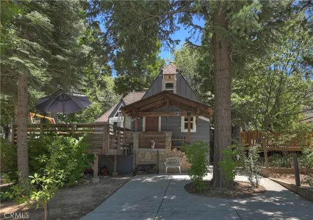 Photo 1 of Single family home for sale at 311 Hemlock, Lake Arrowhead, CA 92352 | MLS# IG26134605 | Listing updated on 2026-09-19