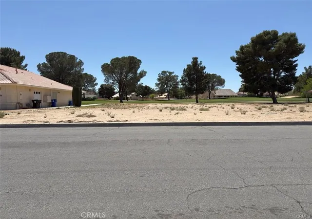 3rd image of 15103 Tournament, Helendale, CA 92342 | MLS# HD26151143