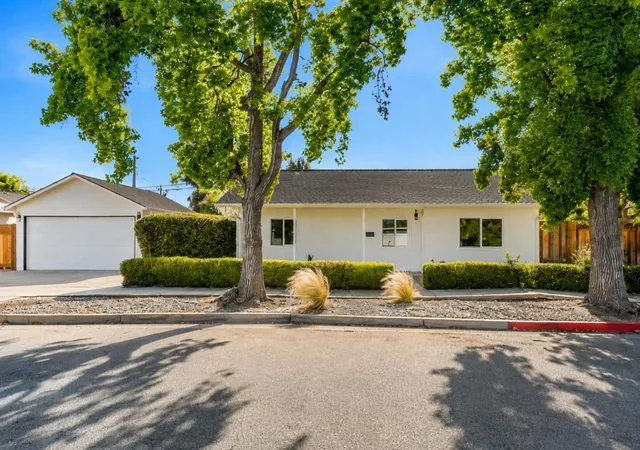 2nd image of 3011 Arroba Wy, San Jose, CA 95118 | MLS# ML82053511