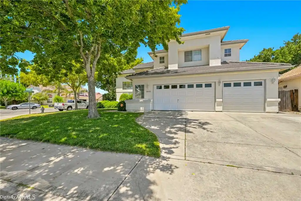 Photo 1 of Single family home for sale at 1860 Riverside, Los Banos, CA 93635 | MLS# MC26151202 | Listing updated on 2026-10-14