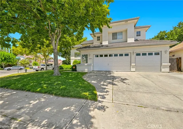 Homes for sale in Los Banos, CA | 1860 Riverside, Los Banos, CA 93635 | MLS# MC26151202