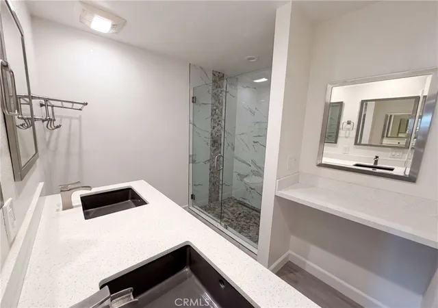 Photo 3 of Sale Pending at 5300 E Waverly Dr #H6, Palm Springs, CA 92264 | MLS# IV26146419 | Listing updated on 2026-09-17