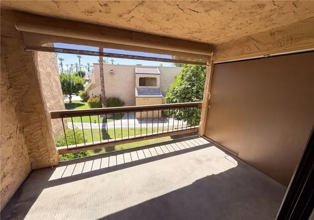 Photo 4 of Sale Pending at 5300 E Waverly Dr #H6, Palm Springs, CA 92264 | MLS# IV26146419 | Listing updated on 2026-09-17