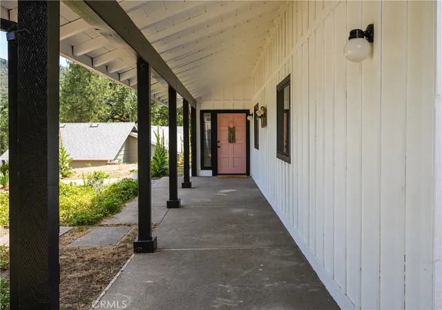 Photo 3 of Single family home for sale at 40446 Goldside, Oakhurst, CA 93644 | MLS# MC26149253 | Listing updated on 2026-09-12