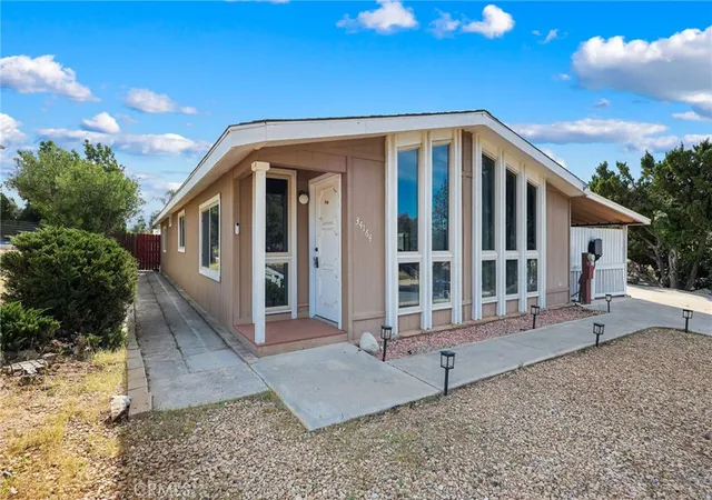 Homes for sale in Wildomar, CA | 34164 Harrow Hill Rd, Wildomar, CA 92595 | MLS# SW26151174