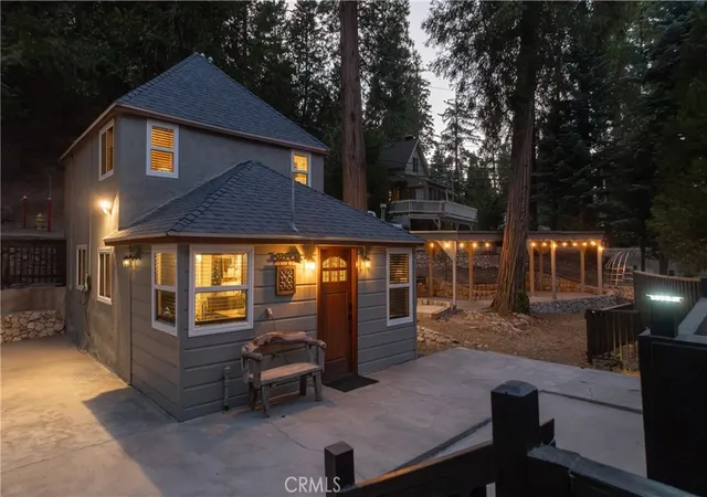 Homes for sale in Twin Peaks, CA | 308 Cedarbrook Dr, Twin Peaks, CA 92391 | MLS# IG26144952