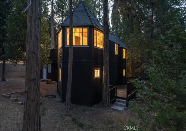 Homes for sale in Twin Peaks, CA | 308 Cedarbrook Dr, Twin Peaks, CA 92391 | MLS# IG26144952