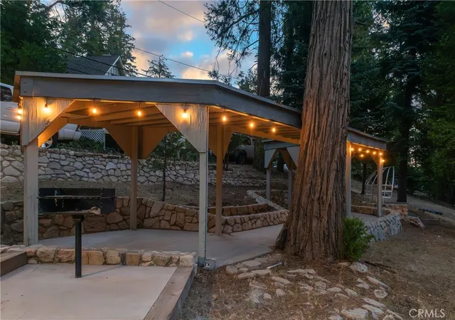 Homes for sale in Twin Peaks, CA | 308 Cedarbrook Dr, Twin Peaks, CA 92391 | MLS# IG26144952